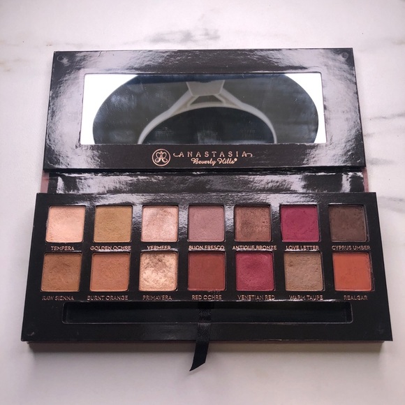 ⭐️2/$20.Anastasia Modern Renaissance - Picture 1 of 3